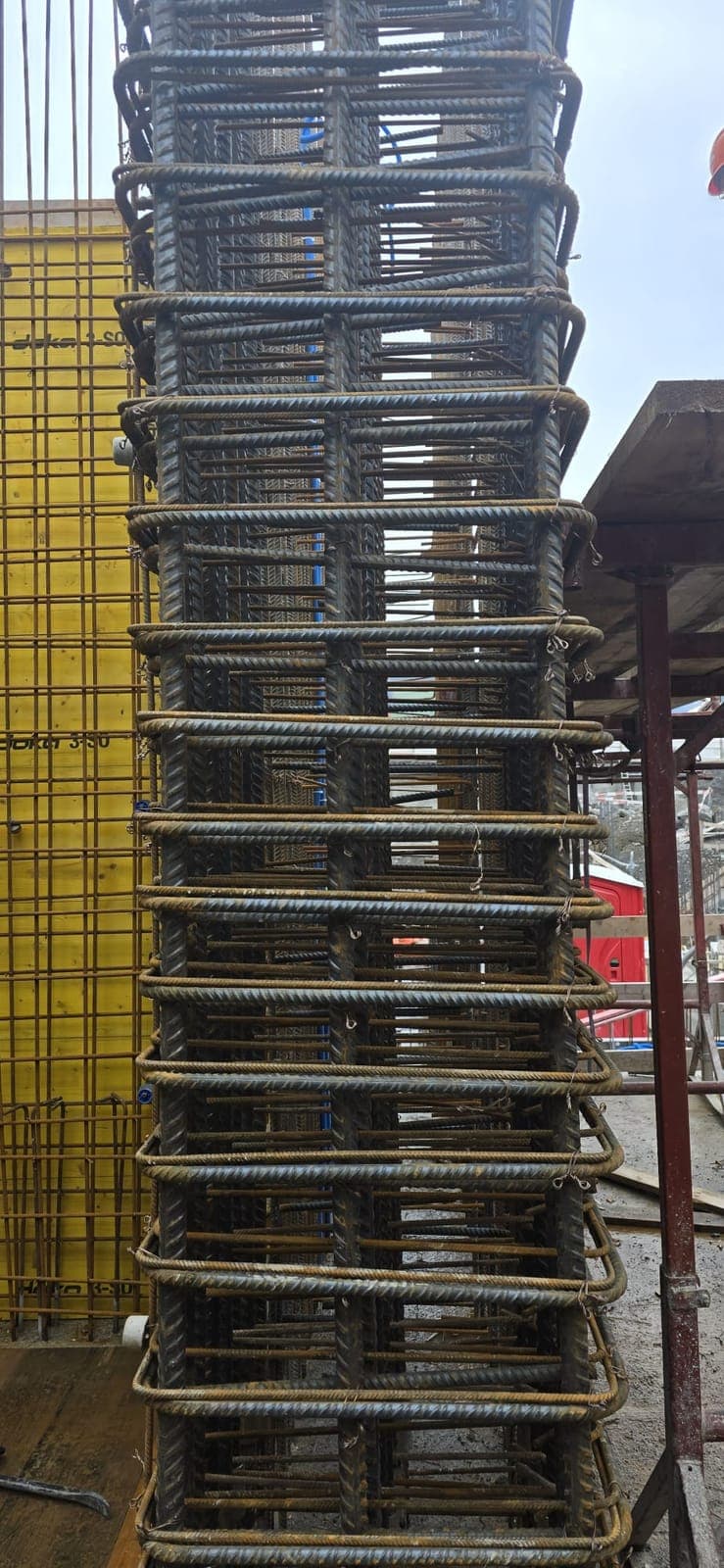 Wall and retaining-wall reinforcement