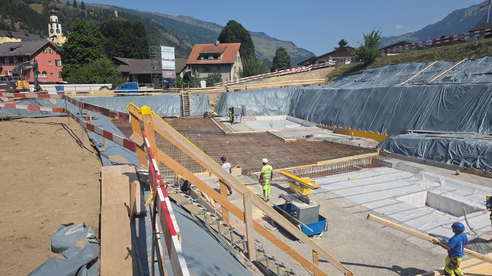 Columns, foundations and base slabs
