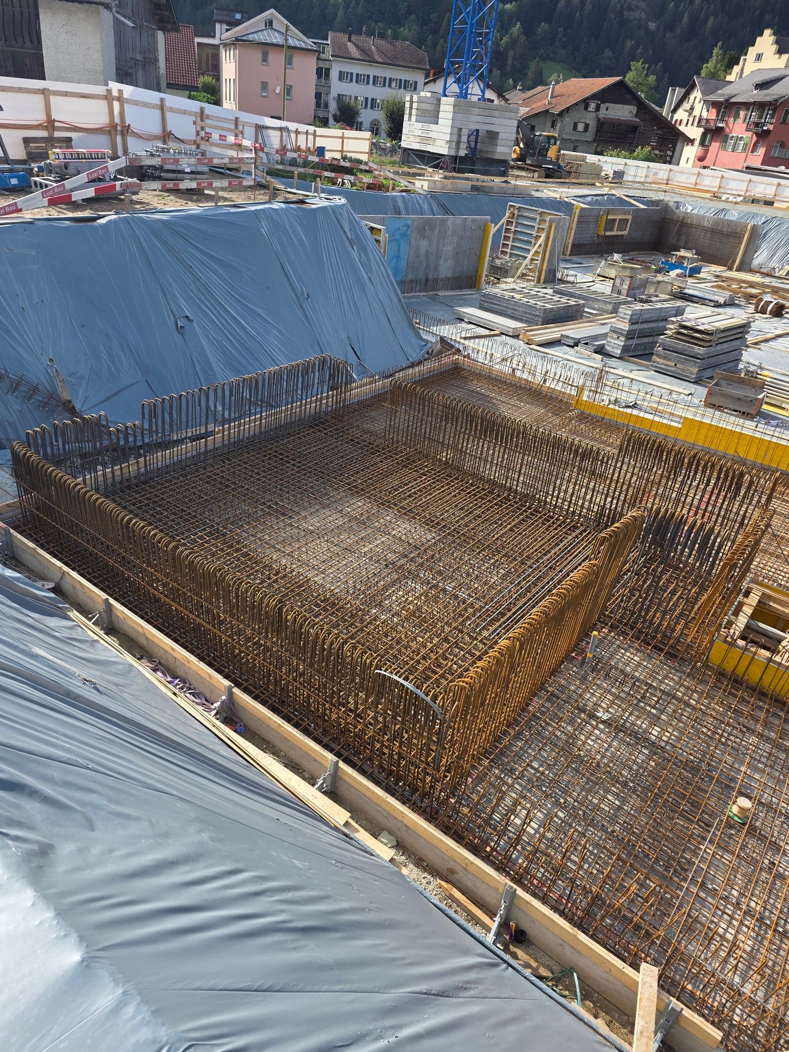 Columns, foundations and base slabs