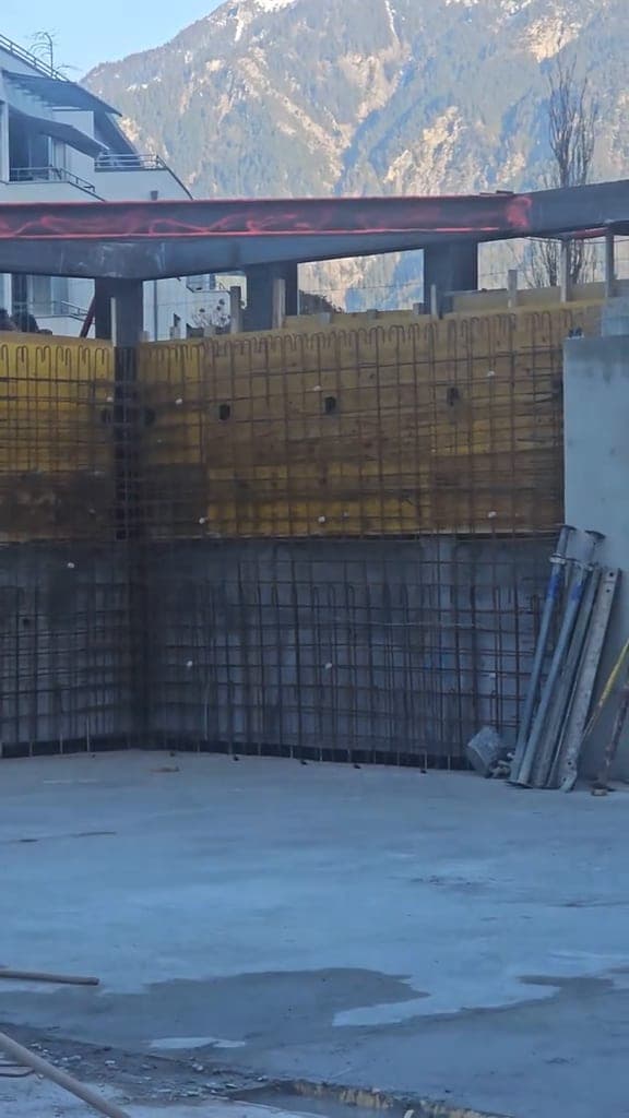 Columns, foundations and base slabs