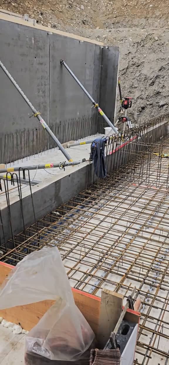 Tying a base slab